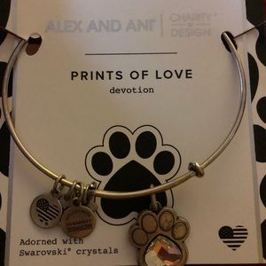✨ Alex and Ani Charity by design Prints of love✨🐾